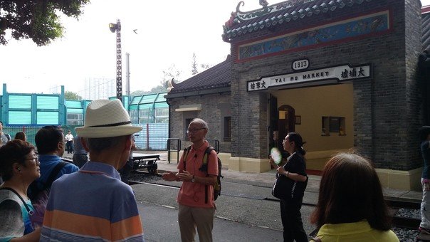 Mr. Tai introduced the history of Old Tai Po Market Railway Station